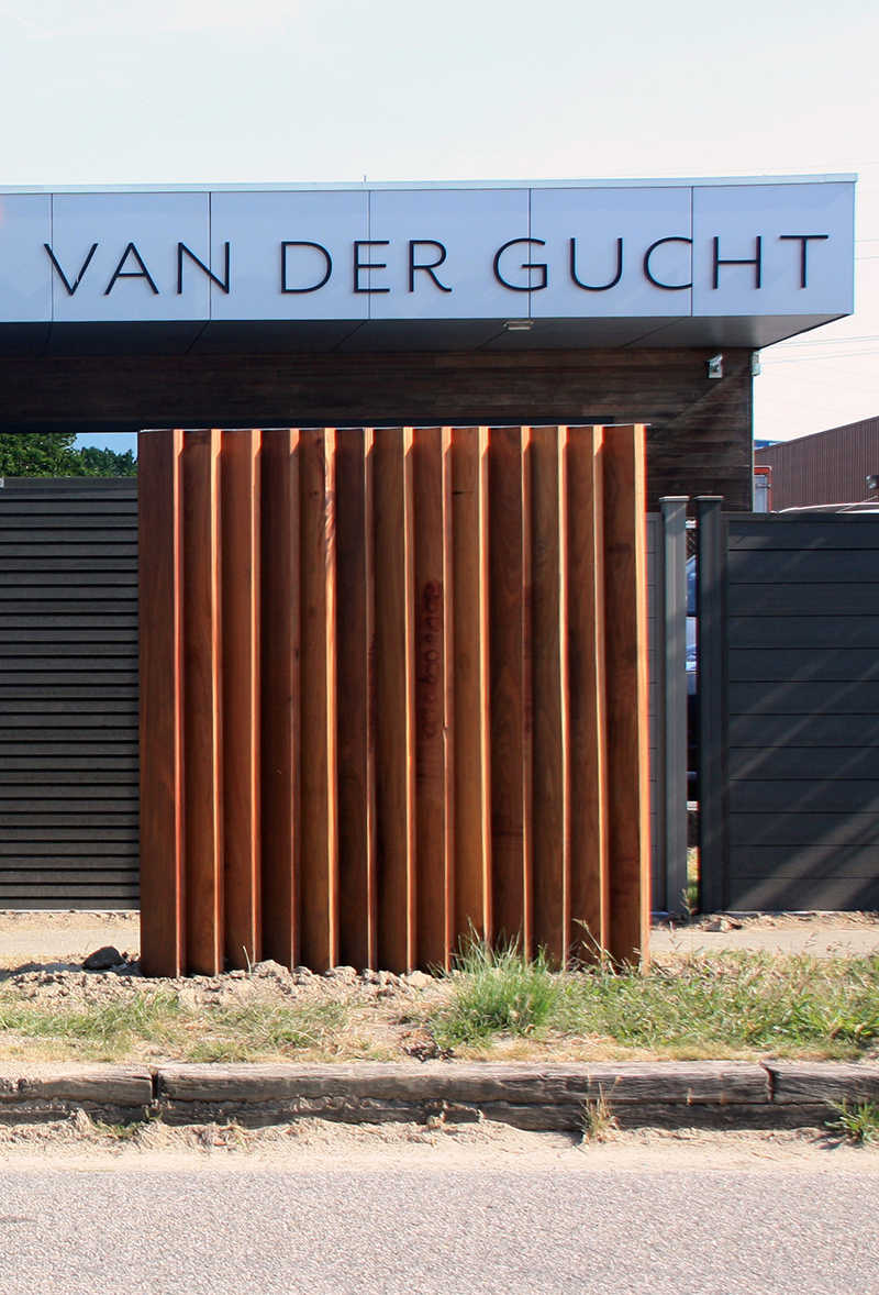 Trend: doorlopende houten tuinwand Houtshop Van Der Gucht